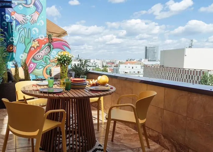 Rooftop Terrace Boho Center 2 Baths *