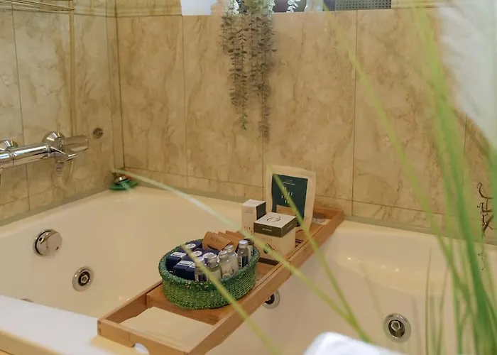 Rooftop Terrace Boho Center 2 Baths *