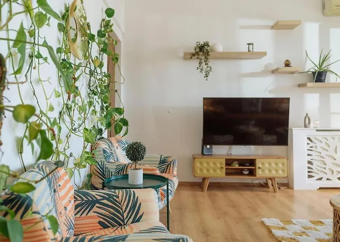 Rooftop Terrace Boho Center 2 Baths