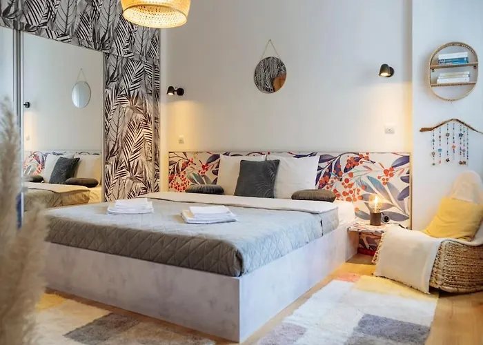 Rooftop Terrace Boho Center 2 Baths