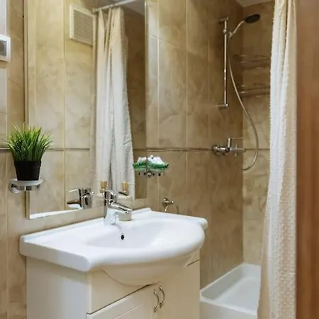 Rooftop Terrace Boho Center 2 Baths