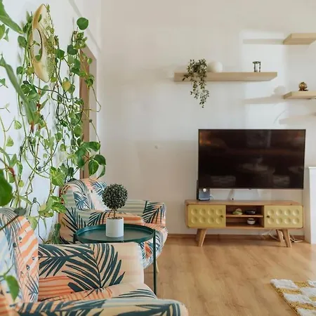Rooftop Terrace Boho Center 2 Baths